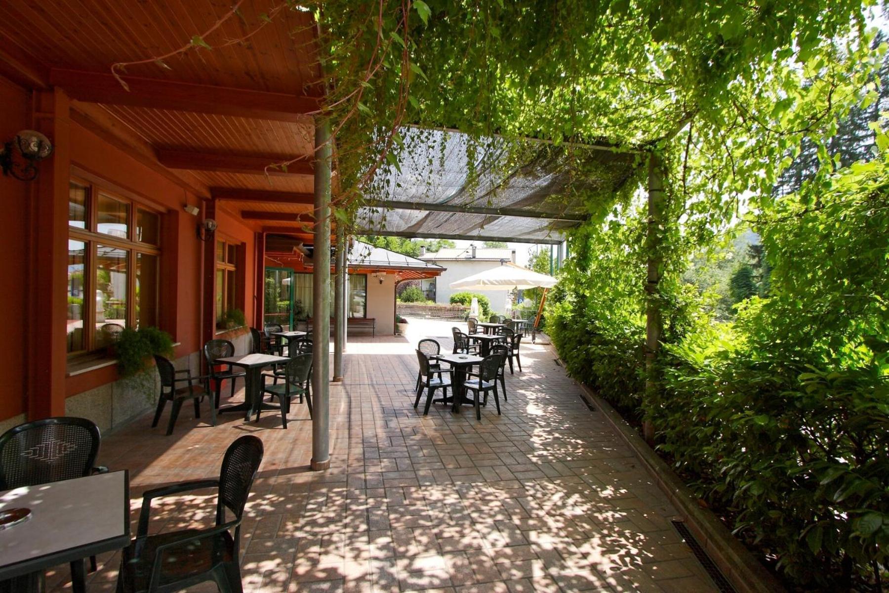 Hotel Centro Benessere Gardel Арта-Терме Екстер'єр фото